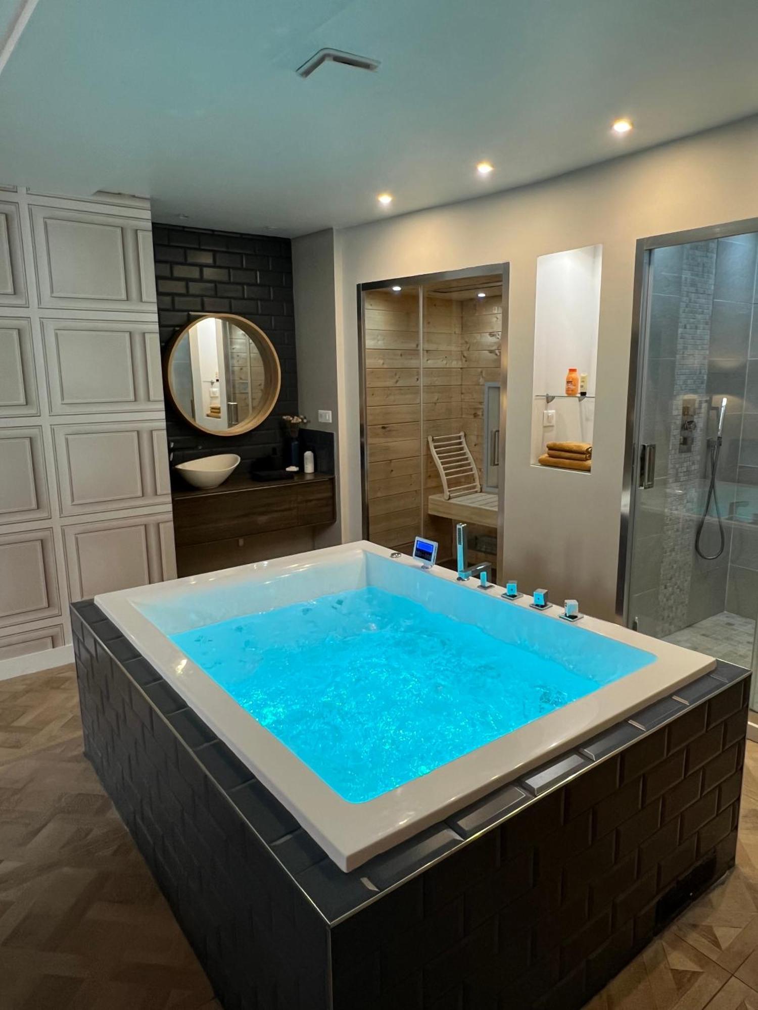 Appartement Avec Jacuzzi Sauna & Home Cinema - Nid D'Angers Esterno foto
