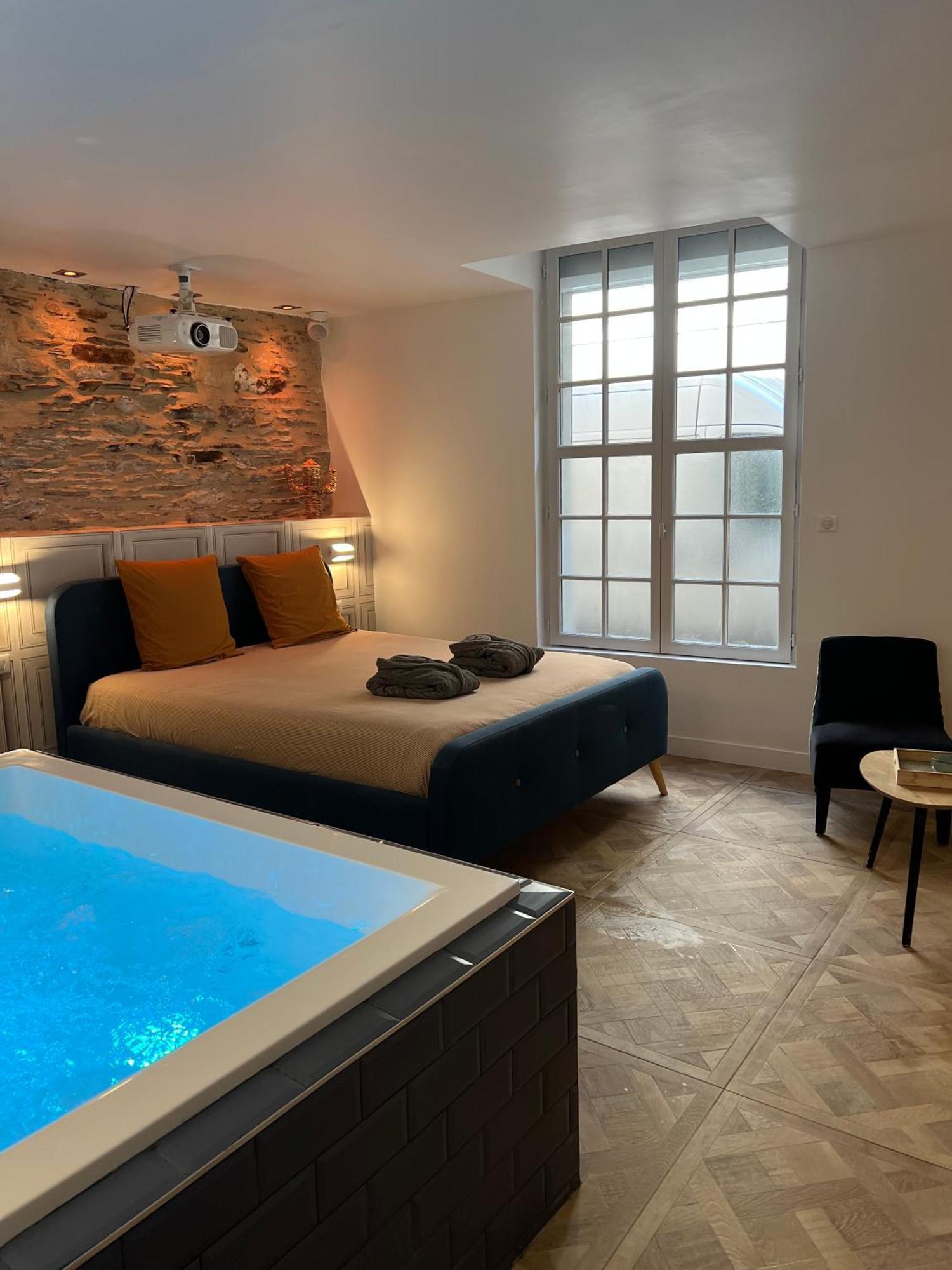 Appartement Avec Jacuzzi Sauna & Home Cinema - Nid D'Angers Esterno foto