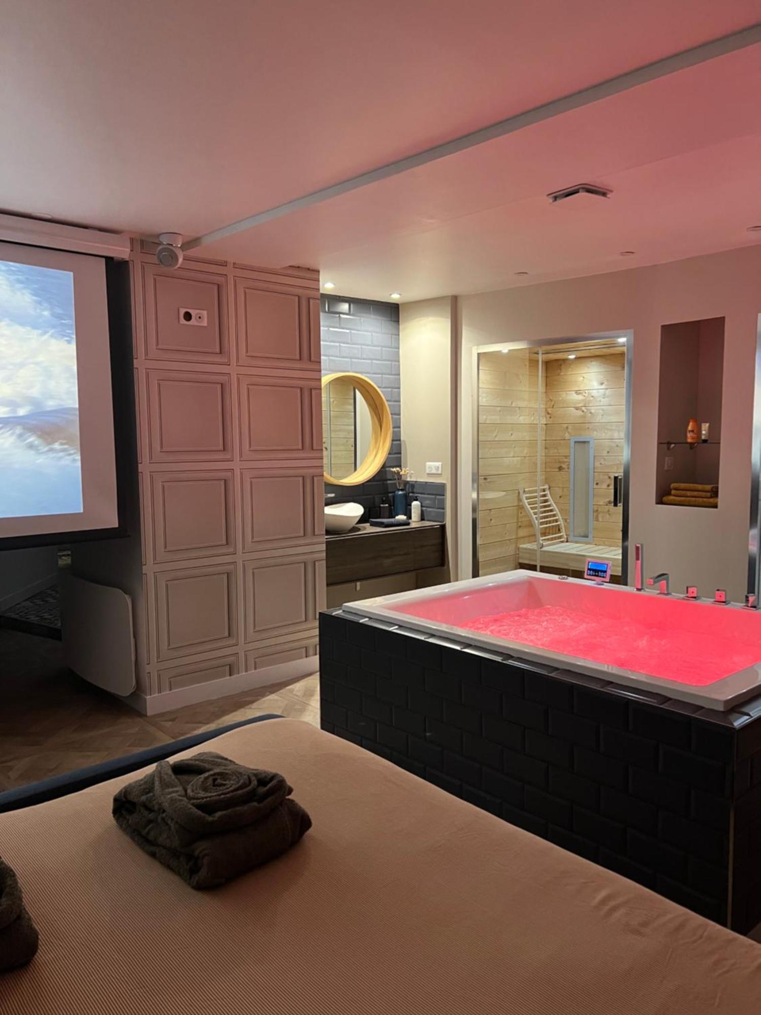 Appartement Avec Jacuzzi Sauna & Home Cinema - Nid D'Angers Esterno foto