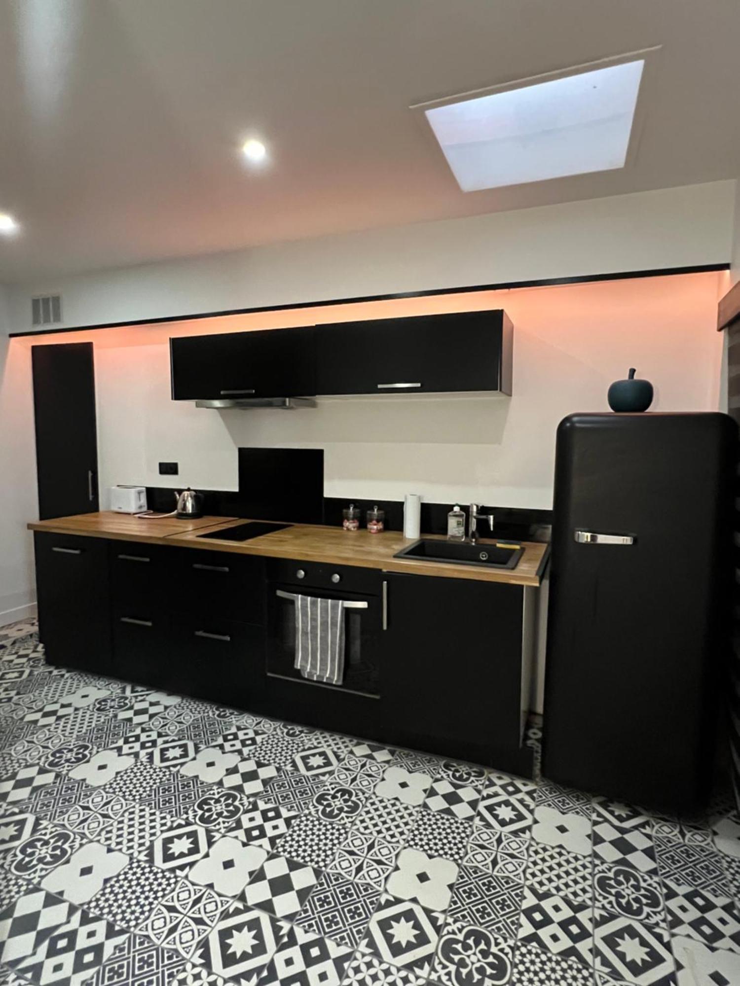 Appartement Avec Jacuzzi Sauna & Home Cinema - Nid D'Angers Esterno foto