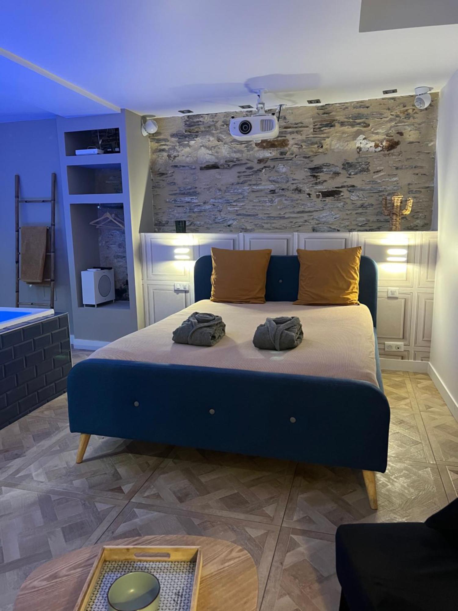Appartement Avec Jacuzzi Sauna & Home Cinema - Nid D'Angers Esterno foto